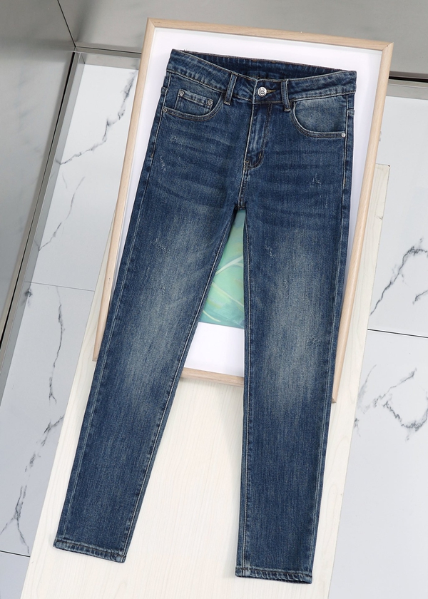 ブランドジーンズ背面デザイン